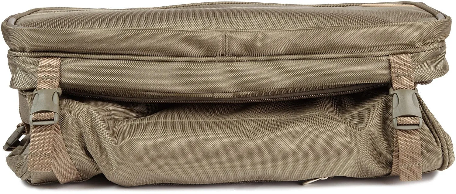 Briggs & Riley Baseline Compact Tri-Fold Garment Bag