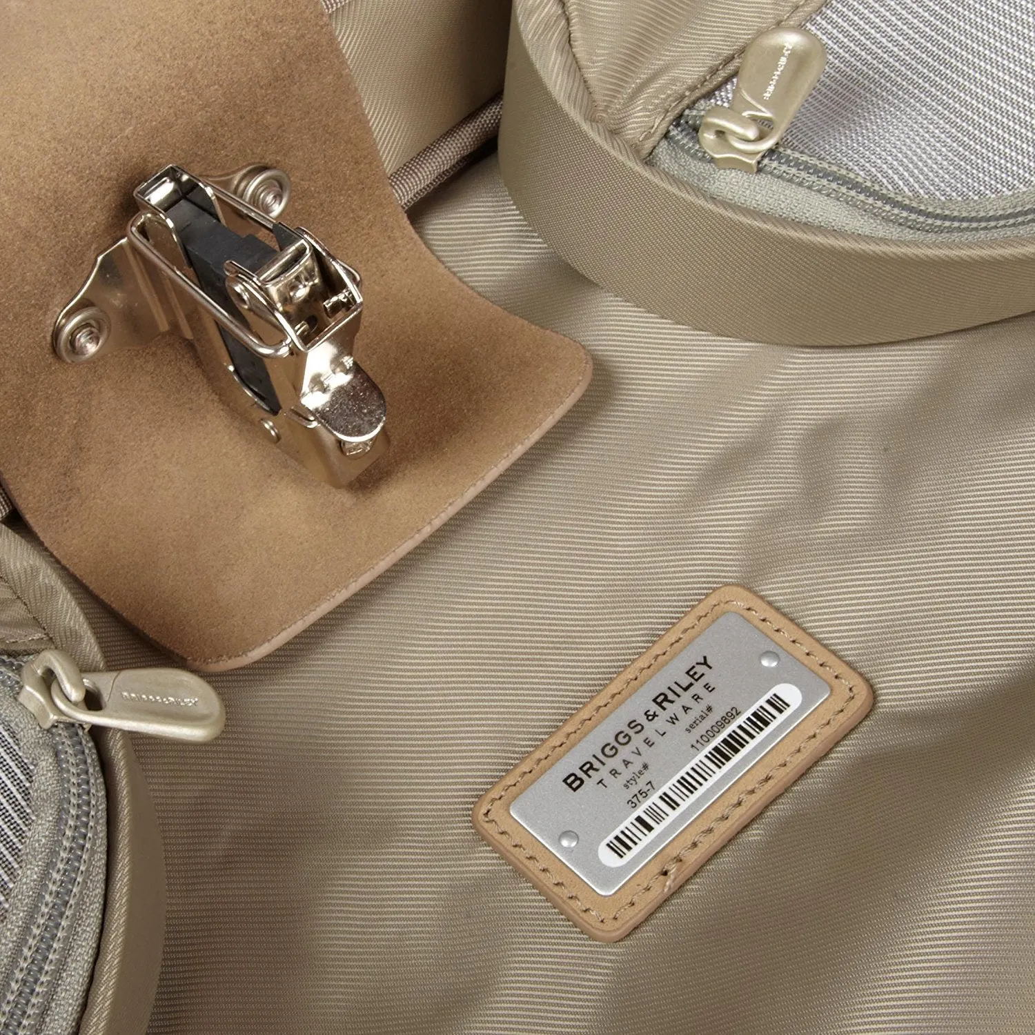 Briggs & Riley Baseline Compact Tri-Fold Garment Bag