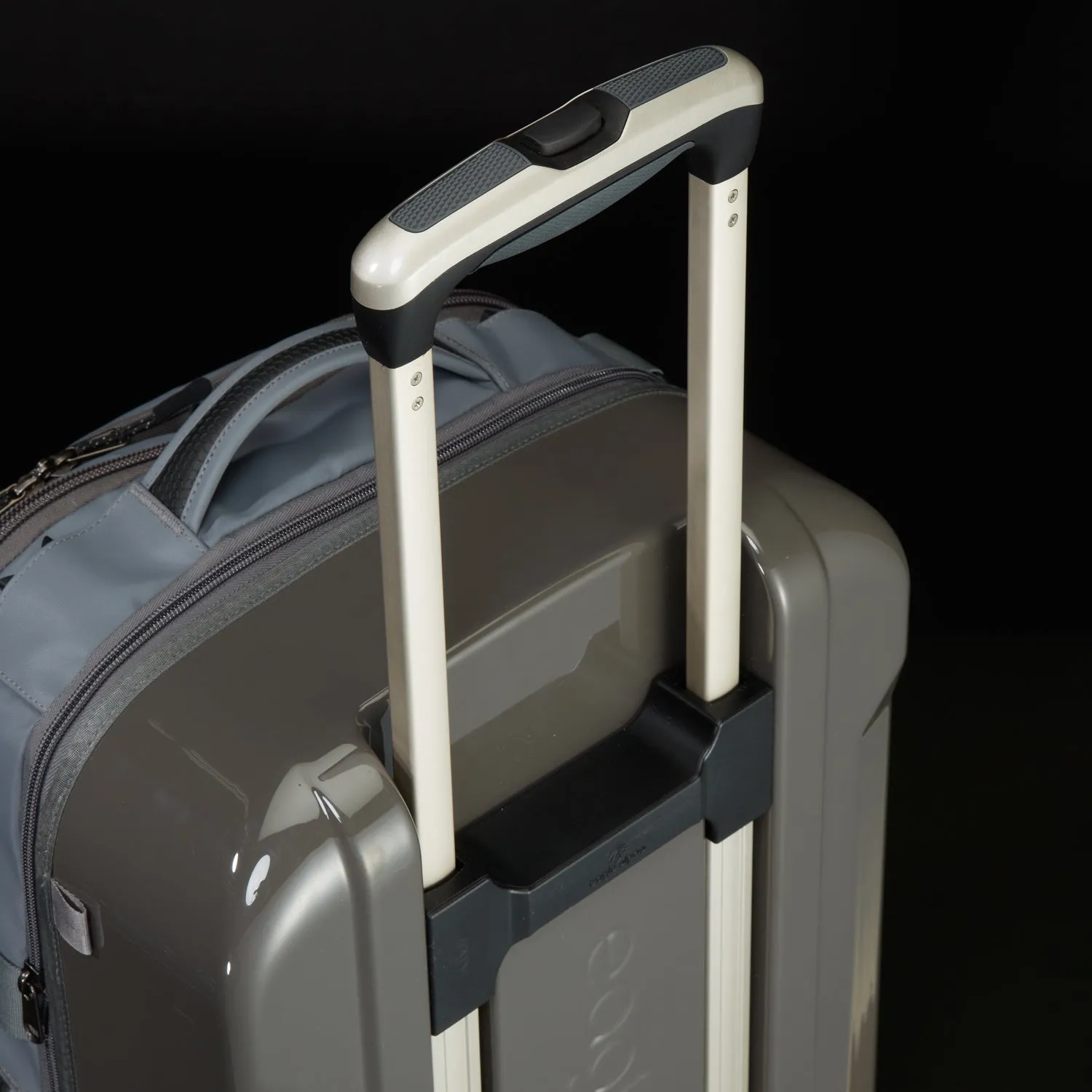 Eagle Creek Exploration Series 22" 2-Wheel Carry-On Luggage