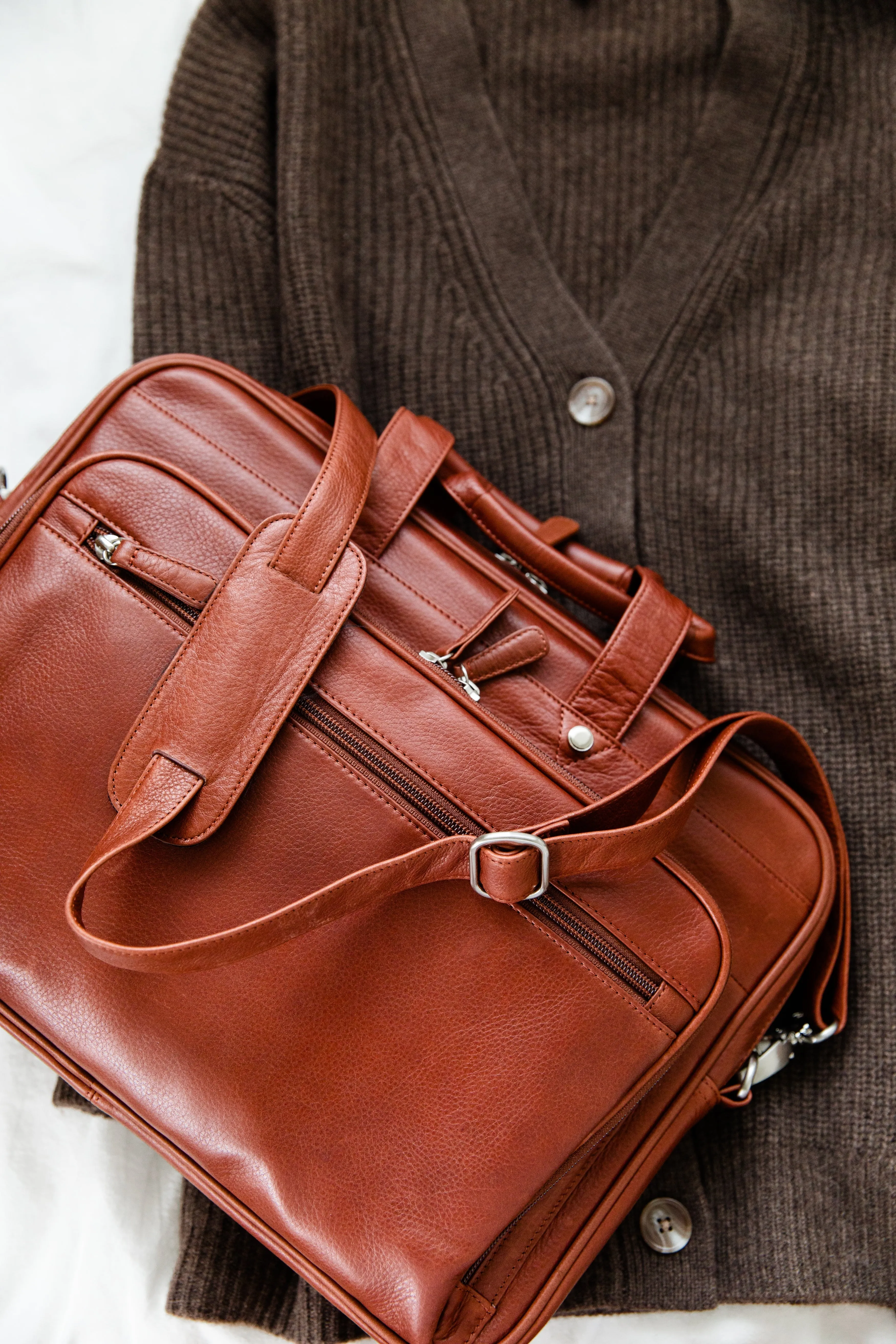 Osgoode Marley Padraig Portfolio Messenger Briefcase 6043