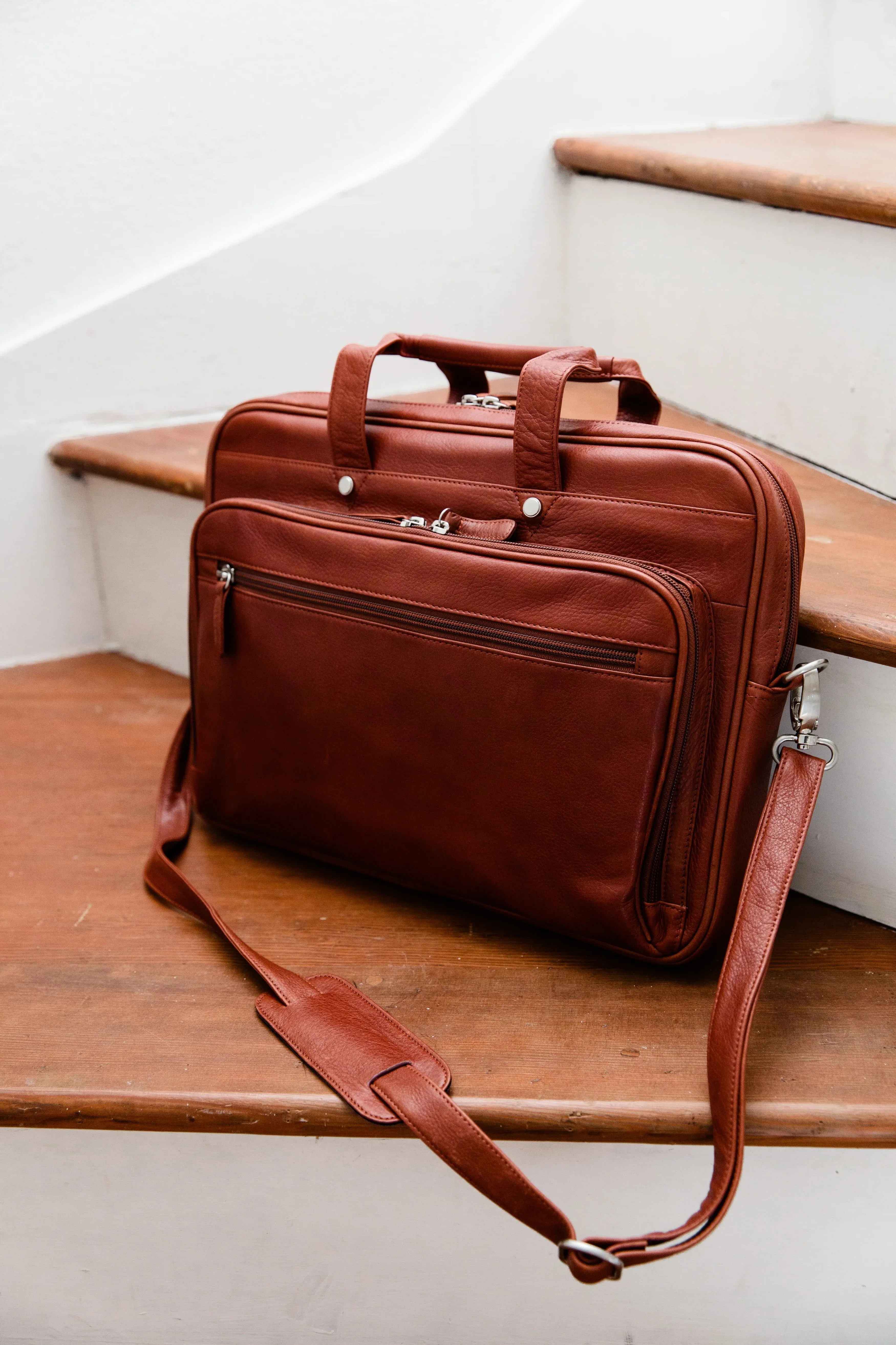Osgoode Marley Padraig Portfolio Messenger Briefcase 6043
