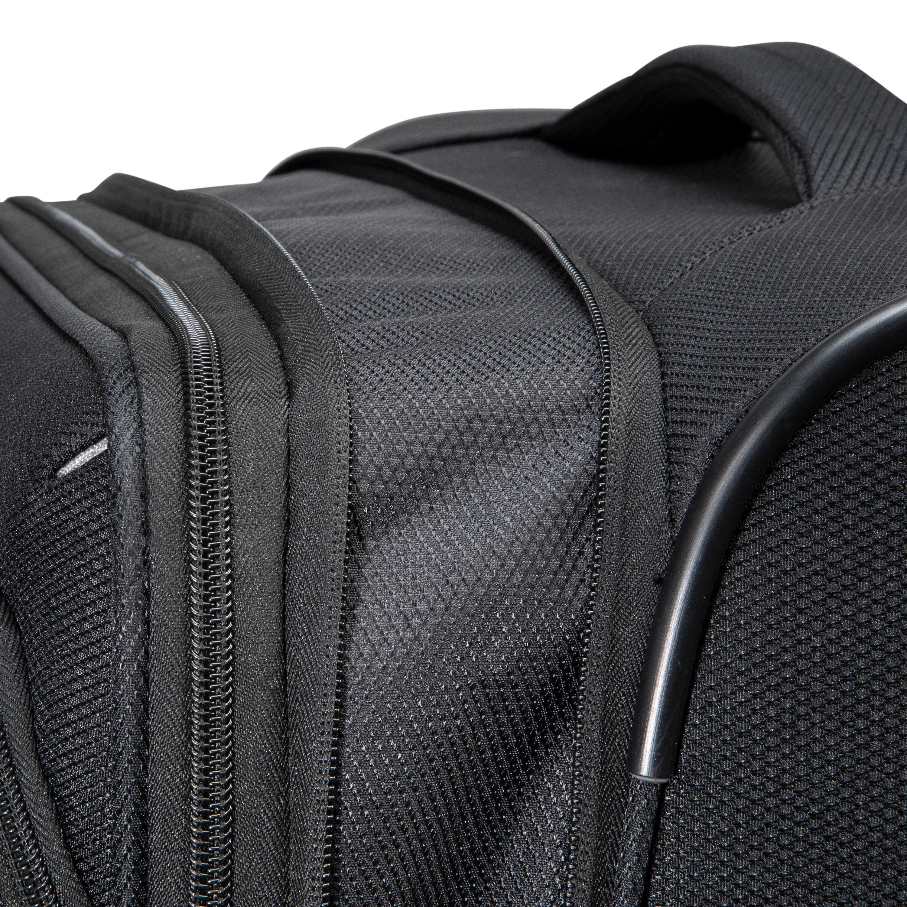 Skyway Mirage 3.0 24" 4-Wheel Medium Luggage