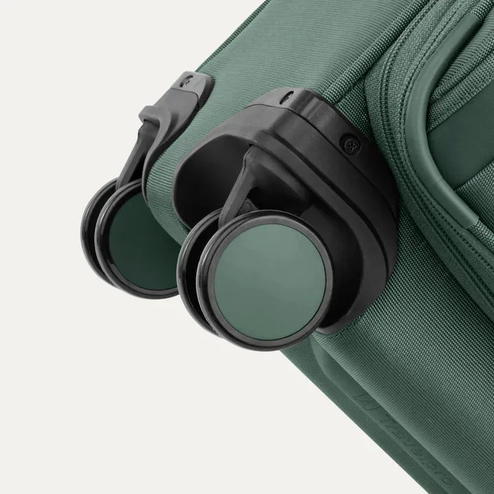 Travelpro VersaPack  Carry-On Spinner