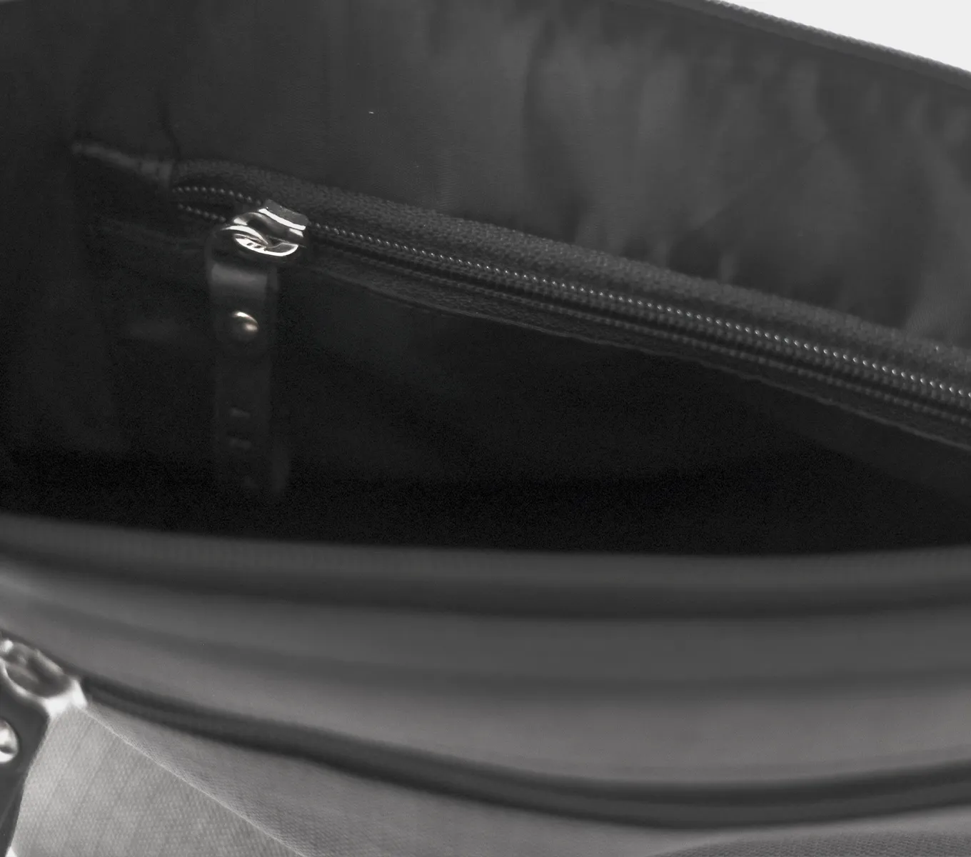 UTILITY POUCH