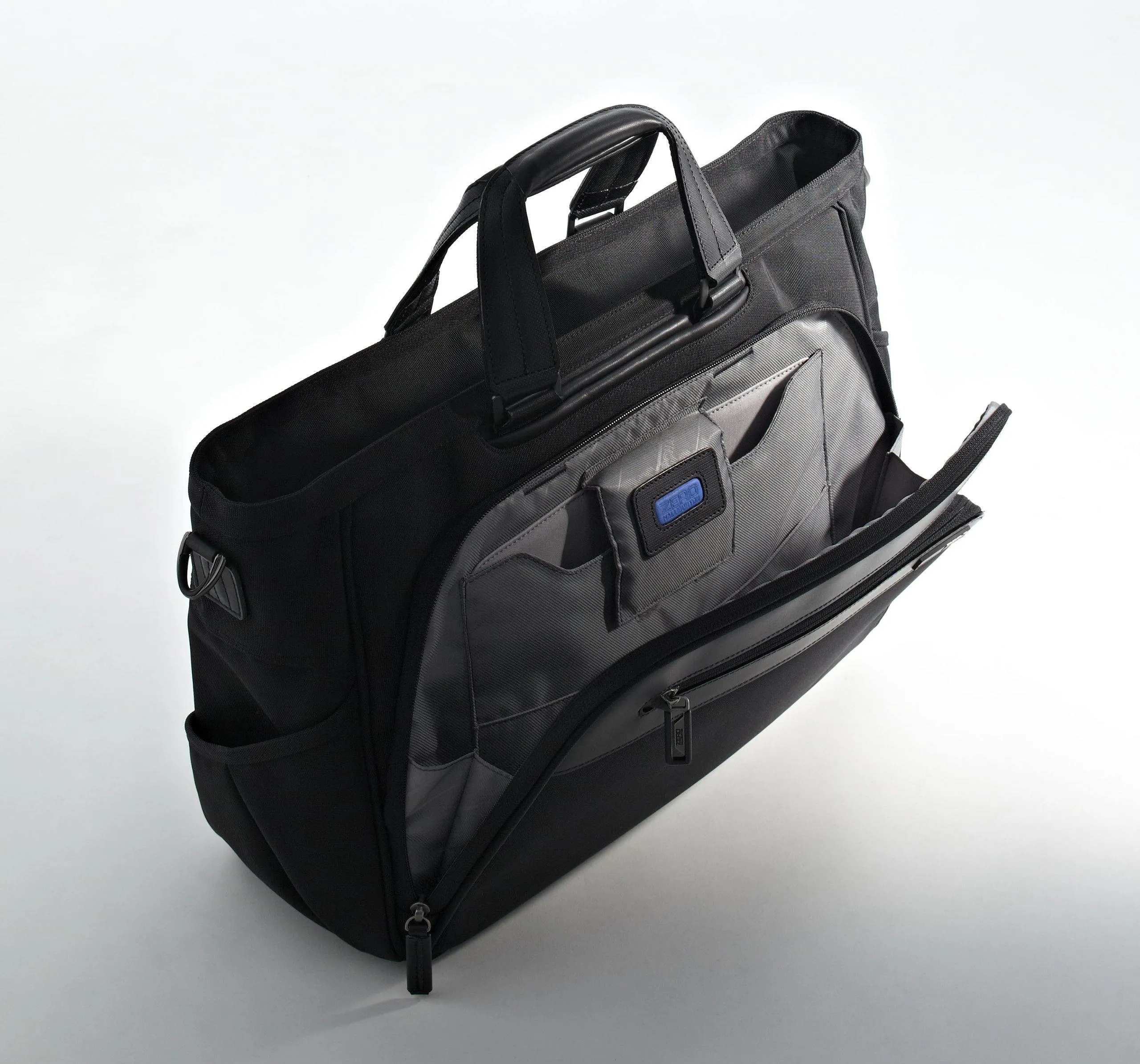 ZERO Halliburton Profile Large Boarding Tote